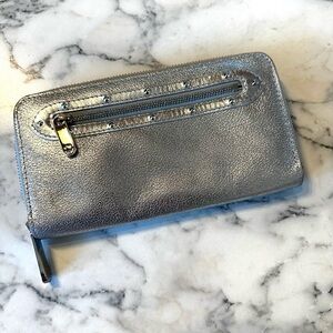 🌺 GUC Louis Vuitton Zip Zippy Suhali Wallet in Metallic Silver 🌺